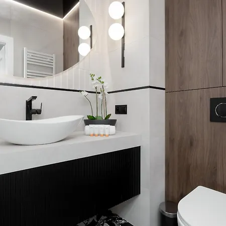 Wilanow Sarmacka With Parking, Gym & Sauna By Renters Apartment