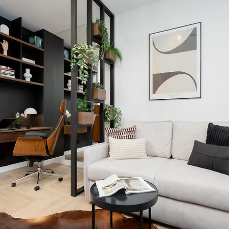 Wilanow Sarmacka With Parking, Gym & Sauna By Renters Apartment